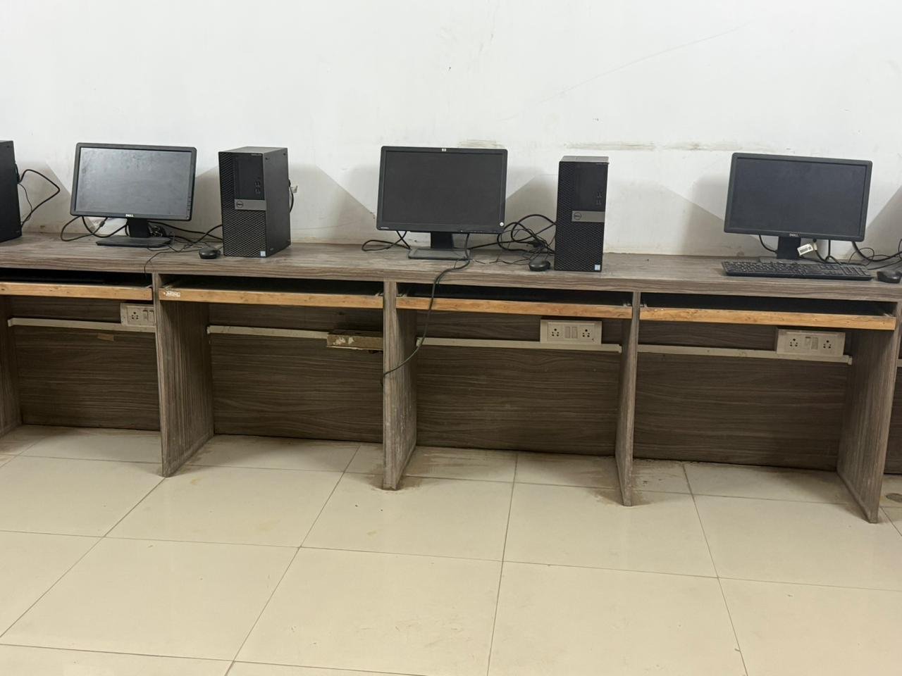 Students in computer lab session